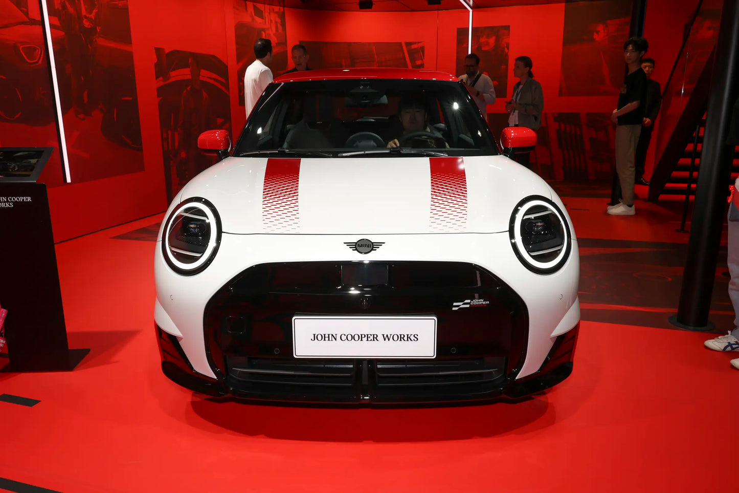 Spotlight Electric MINI JCW