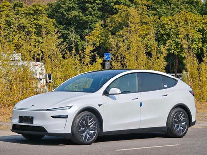 Certificated Pre-Owned Tesla Model Y L 2026 Standard Edition -u22437091