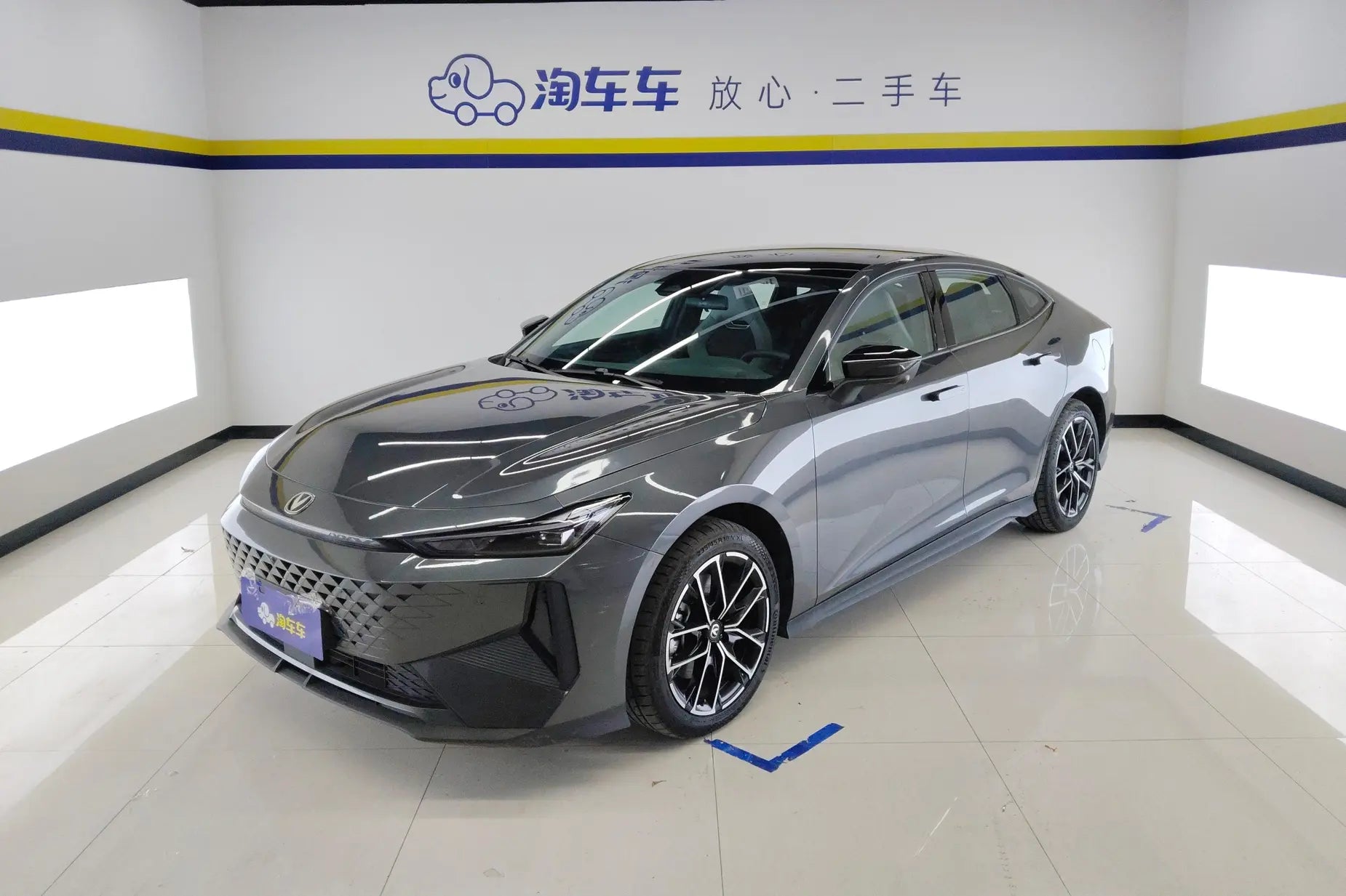 Certificated Pre-Owned Changan UNI-V Intelligent Electric iDD 2024 Edition Blue Whale Intelligent Electric iDD 136km Intelligent Prestige Version -u21039811