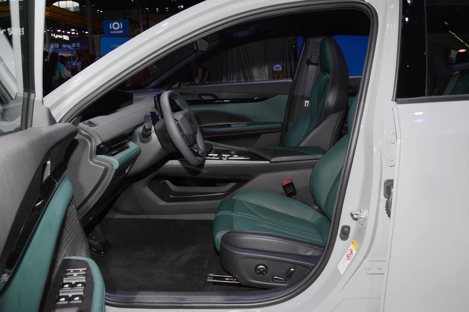 Changan UNI-V Zhidian iDD -Hybrid PHEV