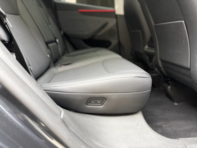 Certificated Pre-Owned Tesla Model Y 2025 Rear-Wheel Drive Version -u22537774