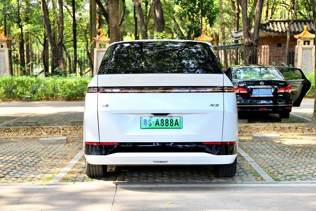 Certificated Pre-Owned XPENG X9 2025 All-Electric 650 Long Range Max-u22131106