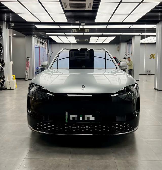 Certificated Pre-Owned Wenjie M9 2024 Extended-Range Ultra Six-Seater Edition -u22072066