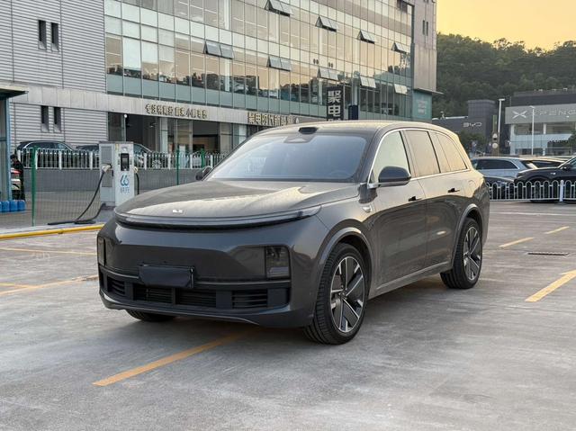 Certificated Pre-Owned Li Auto L8 2025 Ultra Intelligent Upgrade Version -u22369980