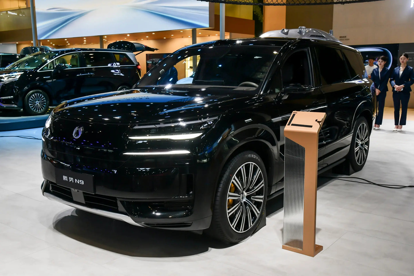 Denza Denza N9 DM -Hybrid PHEV