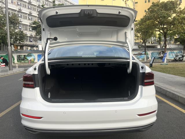 Certificated Pre-Owned SAIC Volkswagen Lavida 2022 1.5L Automatic Comfort Edition - u22705080