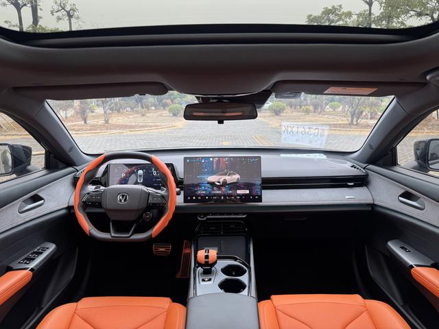 Certificated Pre-Owned Changan UNI-V 2025 Third Generation 2.0T High-Powered Version - u22607871