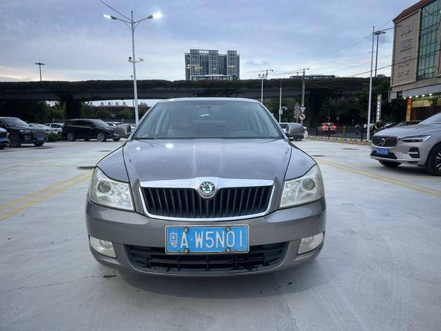 Certificated Pre-Owned Skoda Octavia 2013 2.0L Manual Yijie Edition - u21014256
