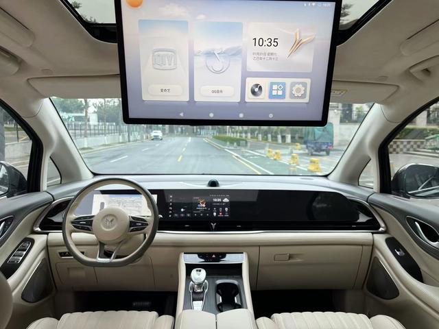 Certificated Pre-Owned VOYAH Dreamer PHEV 2024 Ultra-Long Range Flagship Edition -u22635102