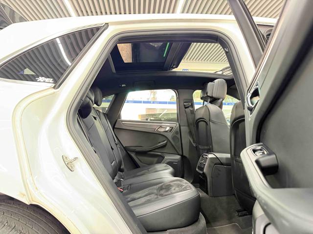 Certificated Pre-Owned Porsche Macan 2016 Macan 2.0T - u22572856