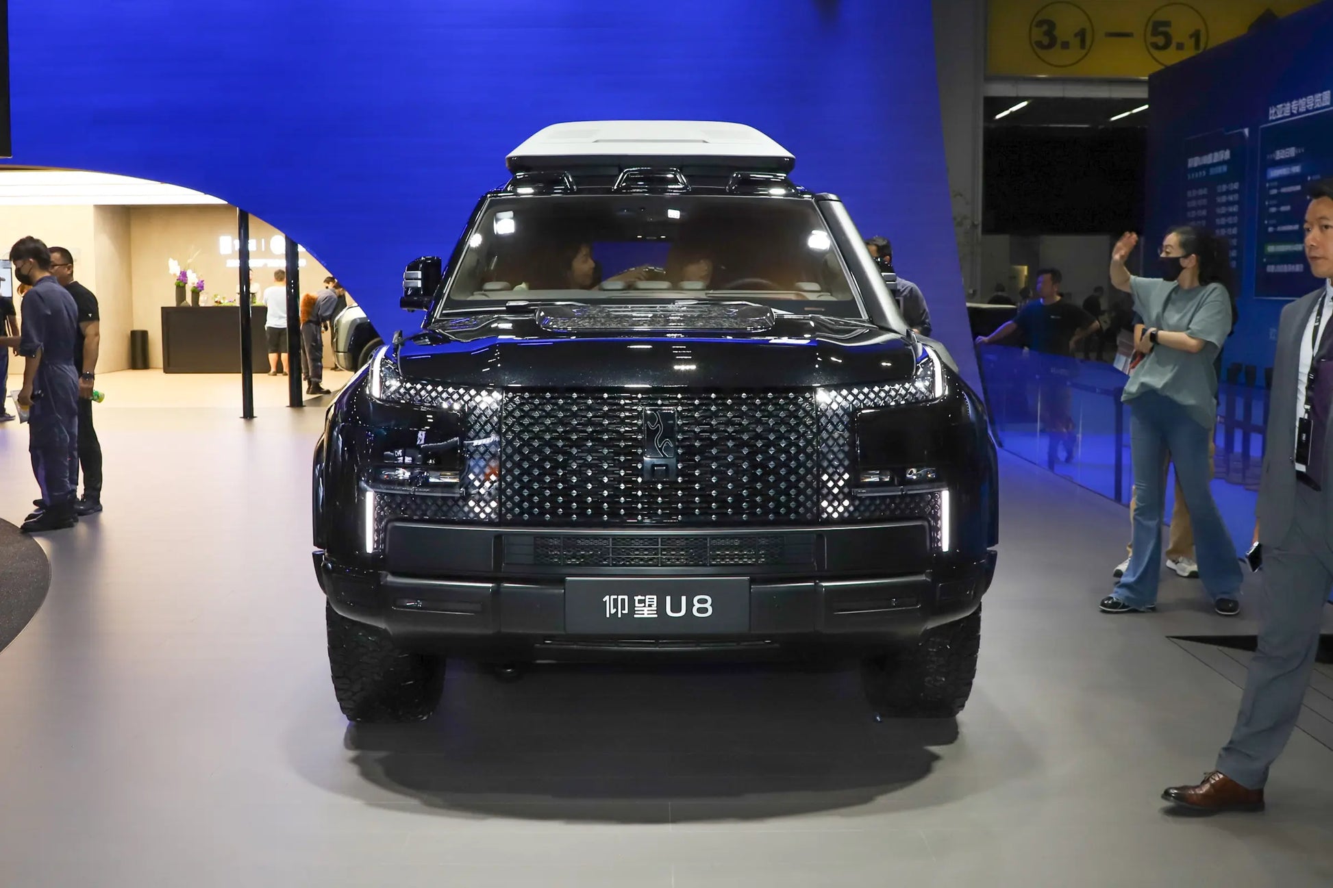 Yangwang U8-Hybrid REEV