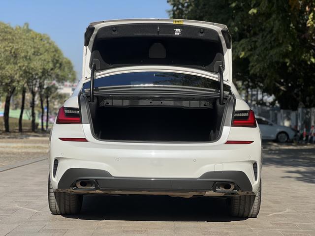 Certificated Pre-Owned BMW 3 Series 2021 Second Facelift 325i M Sport Night Edition Package - u22414028