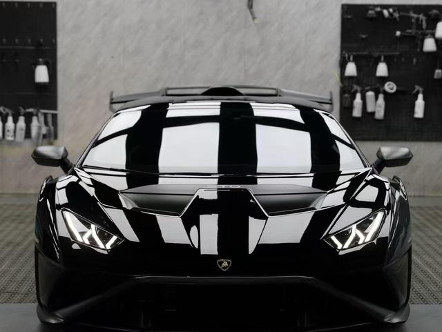 Certificated Pre-Owned Lamborghini Huracán STO 2021 - u19697380