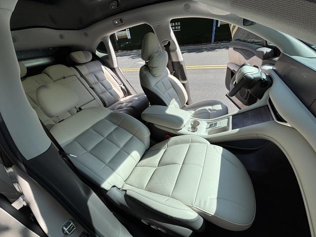 Pre-Owned IM LS6 2025 Long-Range Lizard Intelligent Enjoyment Version