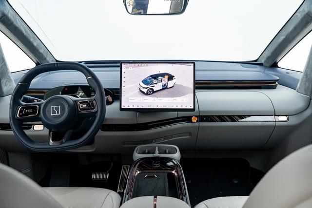 Pre-Owned ZEEKR MIX 2025 Model 102kWh Long-Range Intelligent Driving Version