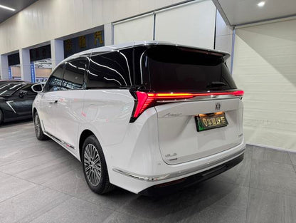 Certificated Used SAIC-GM Buick GL8 PHEV 2024 Lu Zun 1.5T Seven-Seater Luxury Edition