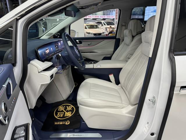 Certificated Used SAIC-GM Buick GL8 PHEV 2024 Lu Zun 1.5T Seven-Seater Luxury Edition