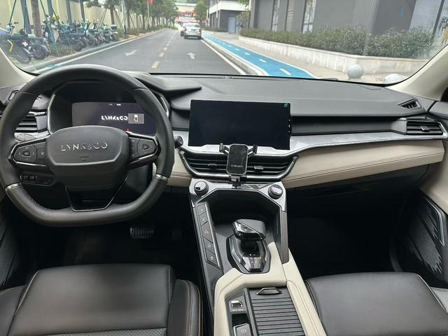 Certificated Used Lynk & Co 06 EM-P 2020 Plus