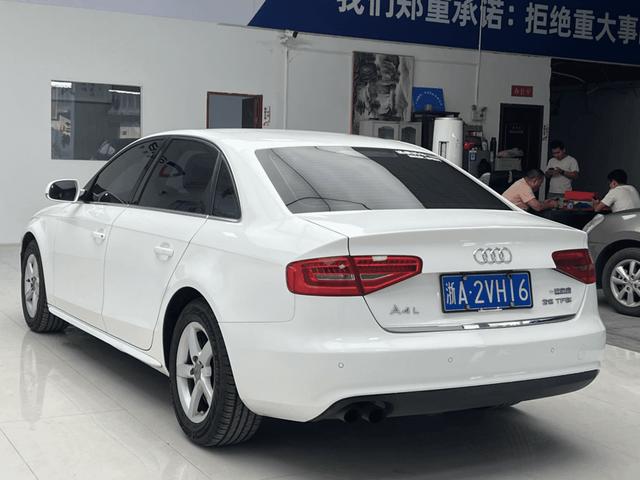 Certificated Used Audi A4L 2013 Model 35 TFSI Automatic Standard