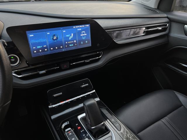 Certificated Used SAIC-GM-Wuling Victory 2020 1.5T CVT Flagship