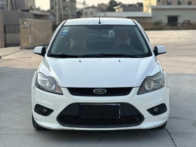 Certificated Used Ford Focus 2013 Model Hatchback Classic 1.8L Automatic Basic