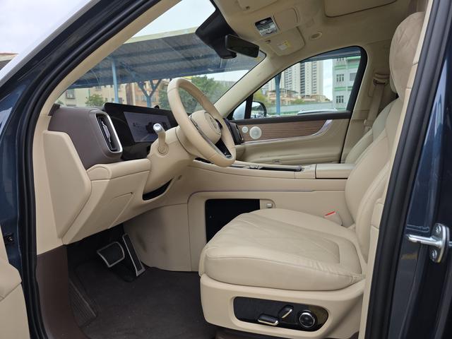 Certificated Pre-Owned Wenjie M9 2024 Extended-Range Ultra Six-Seater Version -u22049162