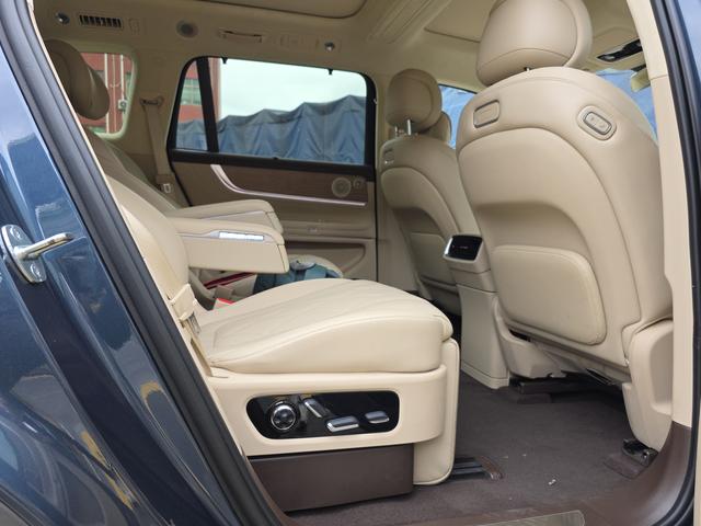 Certificated Pre-Owned Wenjie M9 2024 Extended-Range Ultra Six-Seater Version -u22049162