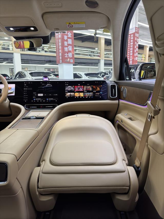 Certificated Pre-Owned Wenjie M9 2024 Extended Range Ultra Five-Seater Edition -u21973111