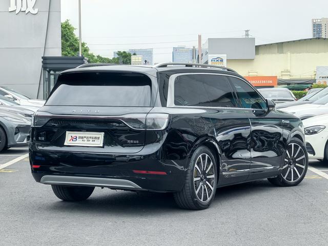 Certificated Pre-Owned Wenjie M9 2024 Extended Range Max Six-Seater Version -u21683184