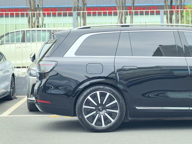 Certificated Pre-Owned Wenjie M9 2024 Extended Range Max Six-Seater Version -u21683184