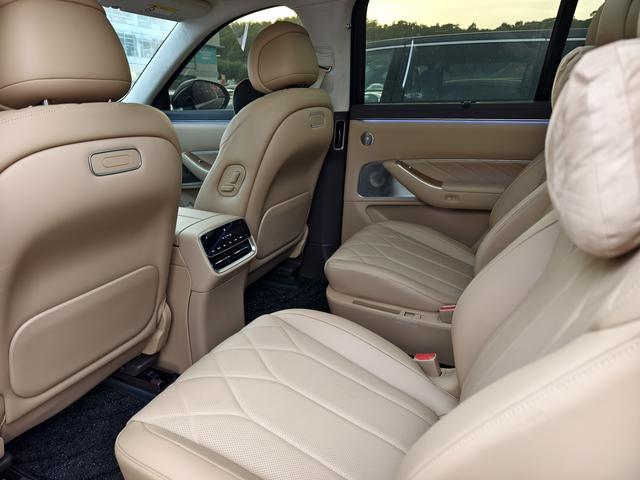 Certificated Pre-Owned Wenjie M8 2025 Extended Range Max Six-Seater Version -u21874263