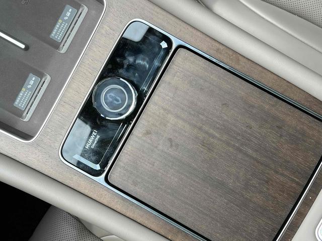 Certificated Pre-Owned Wenjie M9 2024 Extended-Range Ultra Five-Seater Version -u21982807