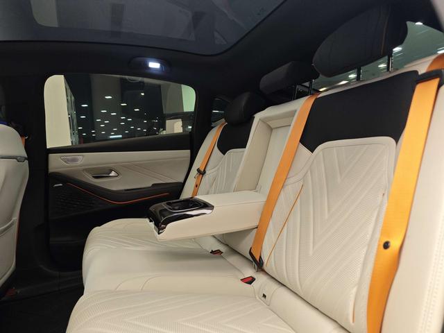 Certificated Pre-Owned Deepal SL03 2024 200 Max 2nd Anniversary Black Gold Knight Edition -u22076073