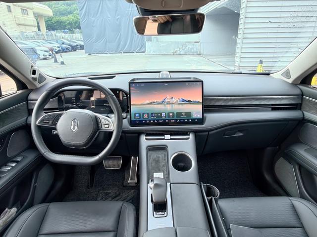 Certificated Pre-Owned Wenjie M5 2022 Extended-Range Four-Wheel Drive Ultimate Edition -u22008648