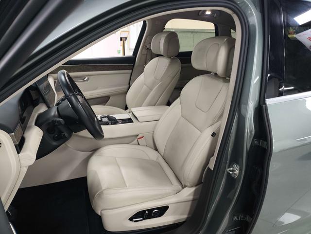 Certificated Pre-Owned Wenjie M5 2022 Extended-Range Four-Wheel Drive Performance Edition -u22037765