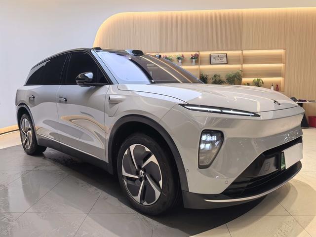 Certificated Pre-Owned NIO ES8 2024 75kWh -u23768030