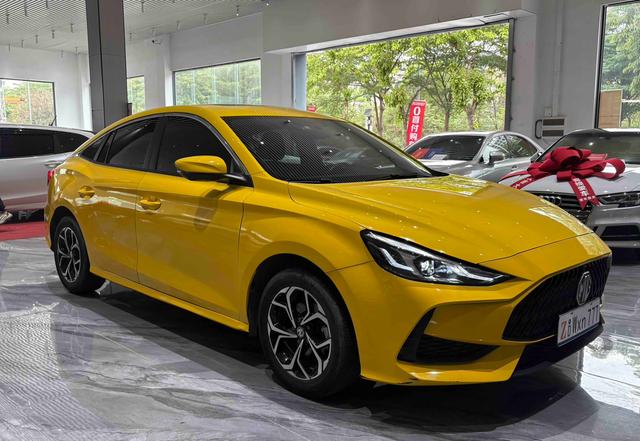 Certificated Pre-Owned MG5 2021 Refreshed Version 180DVVT CVT Youth Luxury Edition -u23891785