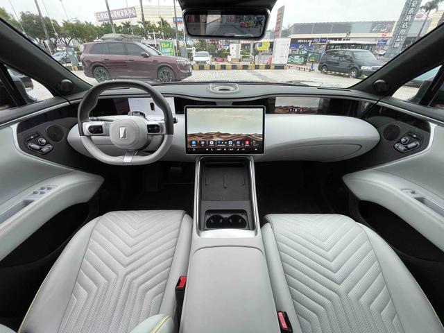 Certificated Pre-Owned AVATR 11 2024 Edition 630 Three-Laser Rear-Wheel Drive Version -u23644791