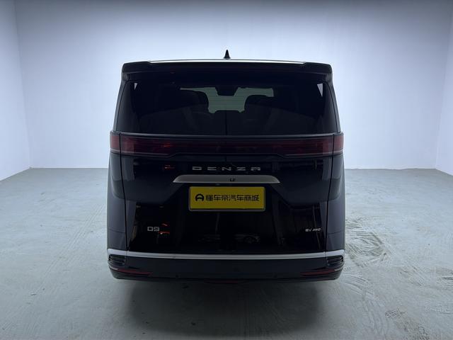 Certificated Pre-Owned Denza D9 EV 2022 Model 600 4WD Flagship Version -u23943275