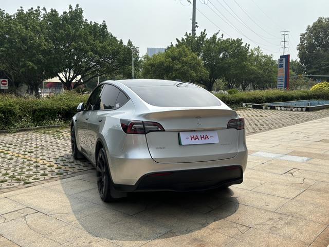 Certificated Pre-Owned Tesla Model Y 2022 Long Range All-Wheel Drive Version -u23798599