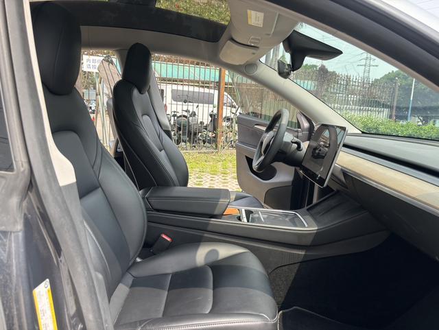 Certificated Pre-Owned Tesla Model Y 2022 Long Range All-Wheel Drive Version -u23798599