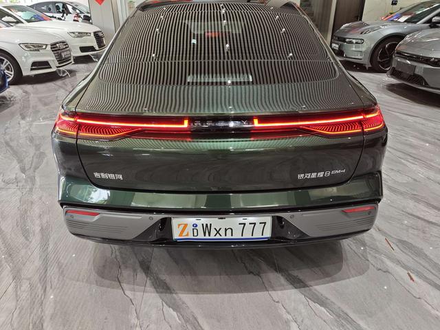 Certificated Pre-Owned Geely Galaxy Xingyao 8 PHEV 2025 Edition 130km EM-i Premium Version -u23982657