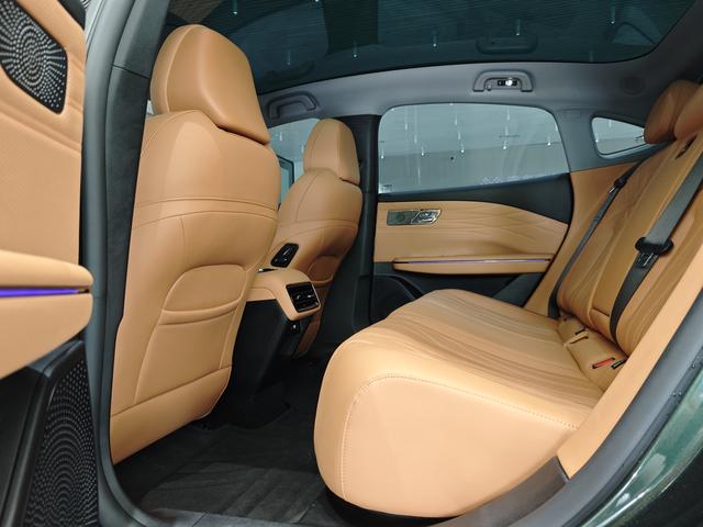 Certificated Pre-Owned Geely Galaxy Xingyao 8 PHEV 2025 Edition 130km EM-i Premium Version -u23982657