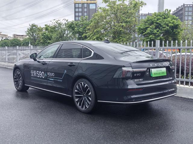 Certificated Pre-Owned Volvo S90 PHEV 2026 T8 AWD Long-Range Inscription Luxury Edition -u24009196