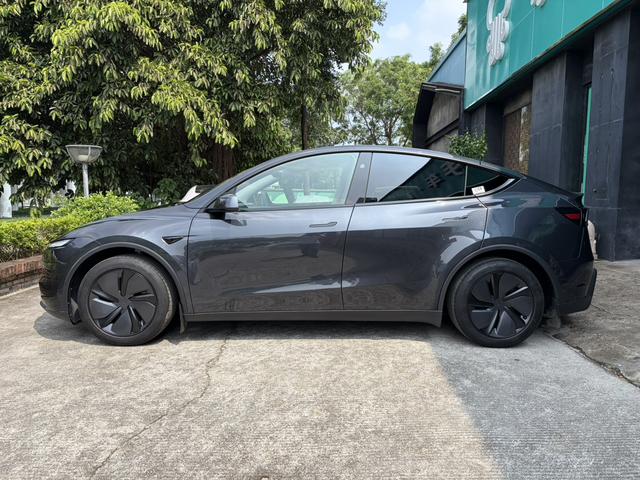 Certificated Pre-Owned Tesla Model Y 2025 Rear-Wheel Drive Version -u24013374