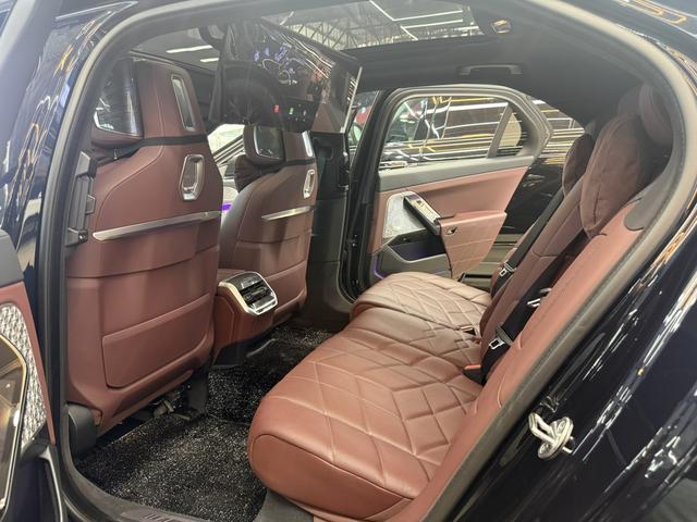 Certificated Pre-Owned BMW i7 2023 eDrive50L Exclusive M Sport Package -u24033397