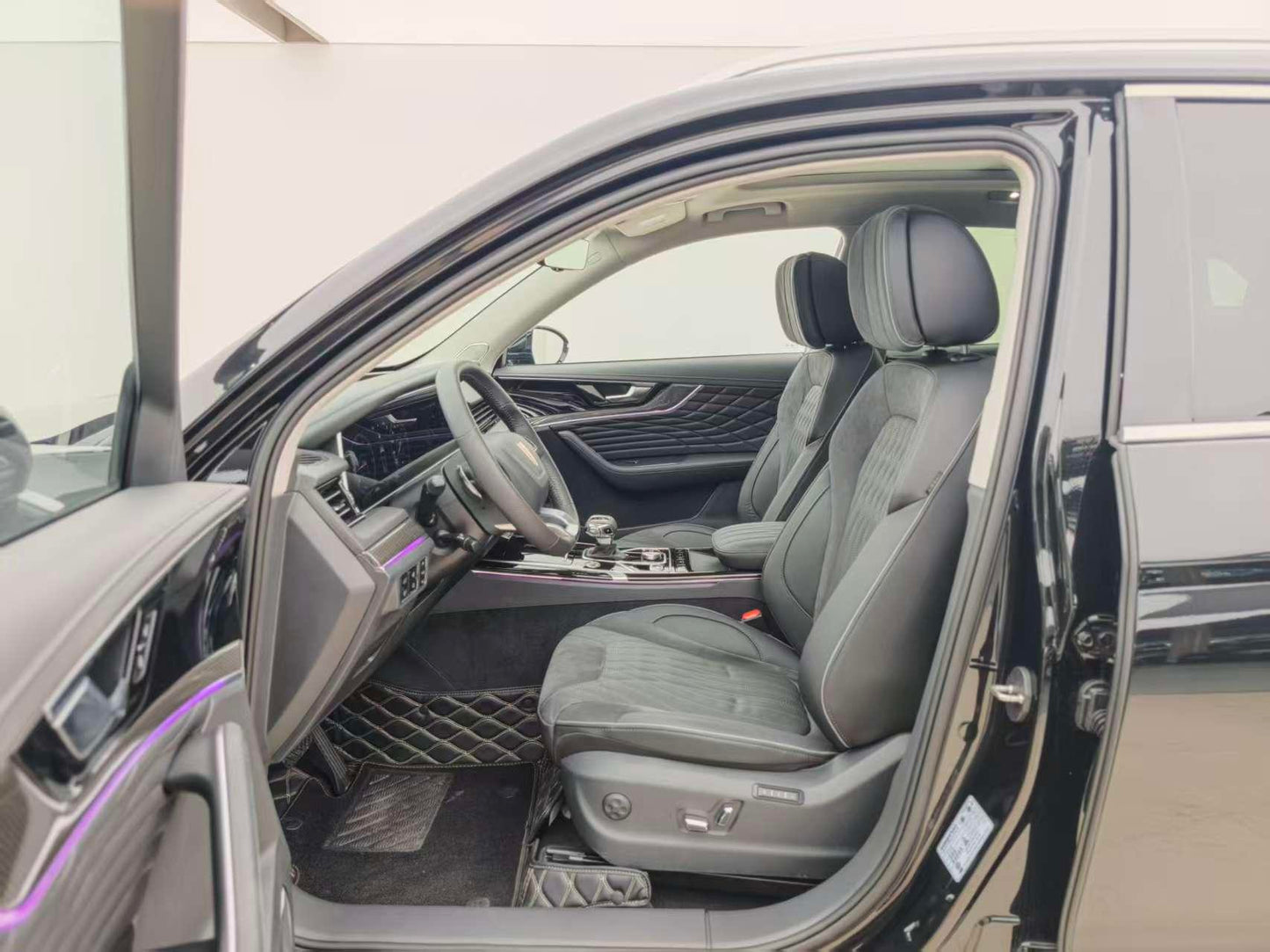 Certificated Pre-Owned Hongqi HS5 2022 2.0T Intelligent Connected Flag Leading Four-Wheel Drive Version -u24016682