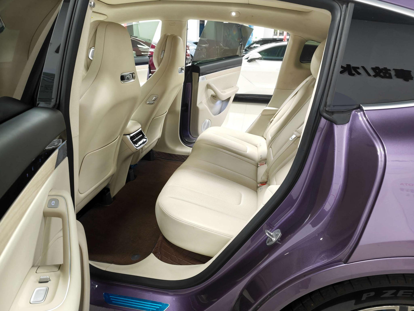 Certificated Pre-Owned Zhijie R7 2024 Edition All-Electric 82kWh Max Rear-Wheel Drive Version -u24128944