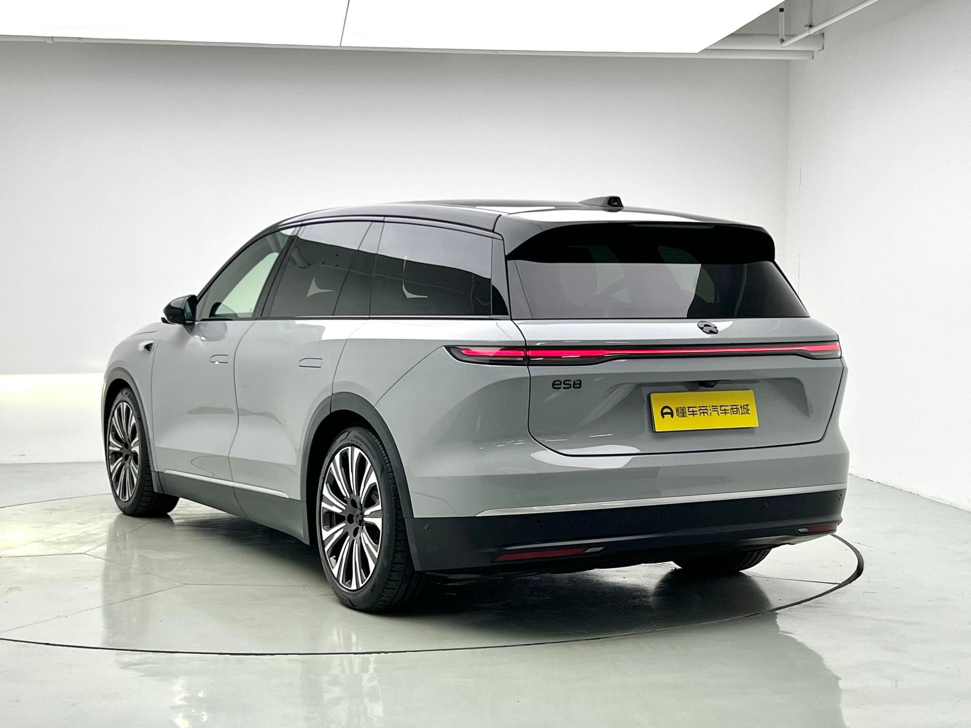 Certificated Pre-Owned NIO ES8 2023 75kWh Executive Edition -u24105319