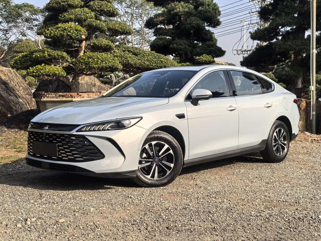 Certificated Pre-Owned BYD Qin Plus DM 2025 Smart Driving Edition DM-i 120KM Transcendence Model -u22723721